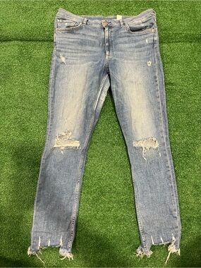 H&M &Denim Women’s Size 33 Skinny Ankle High Waist Distressed Ripped Jeans